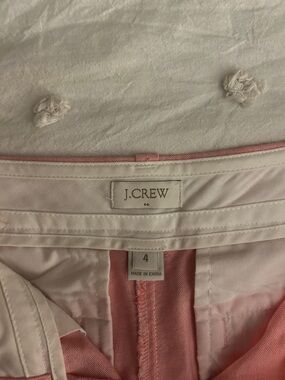 J. Crew size 4 pink shorts, great condition! Very cute shorts!!